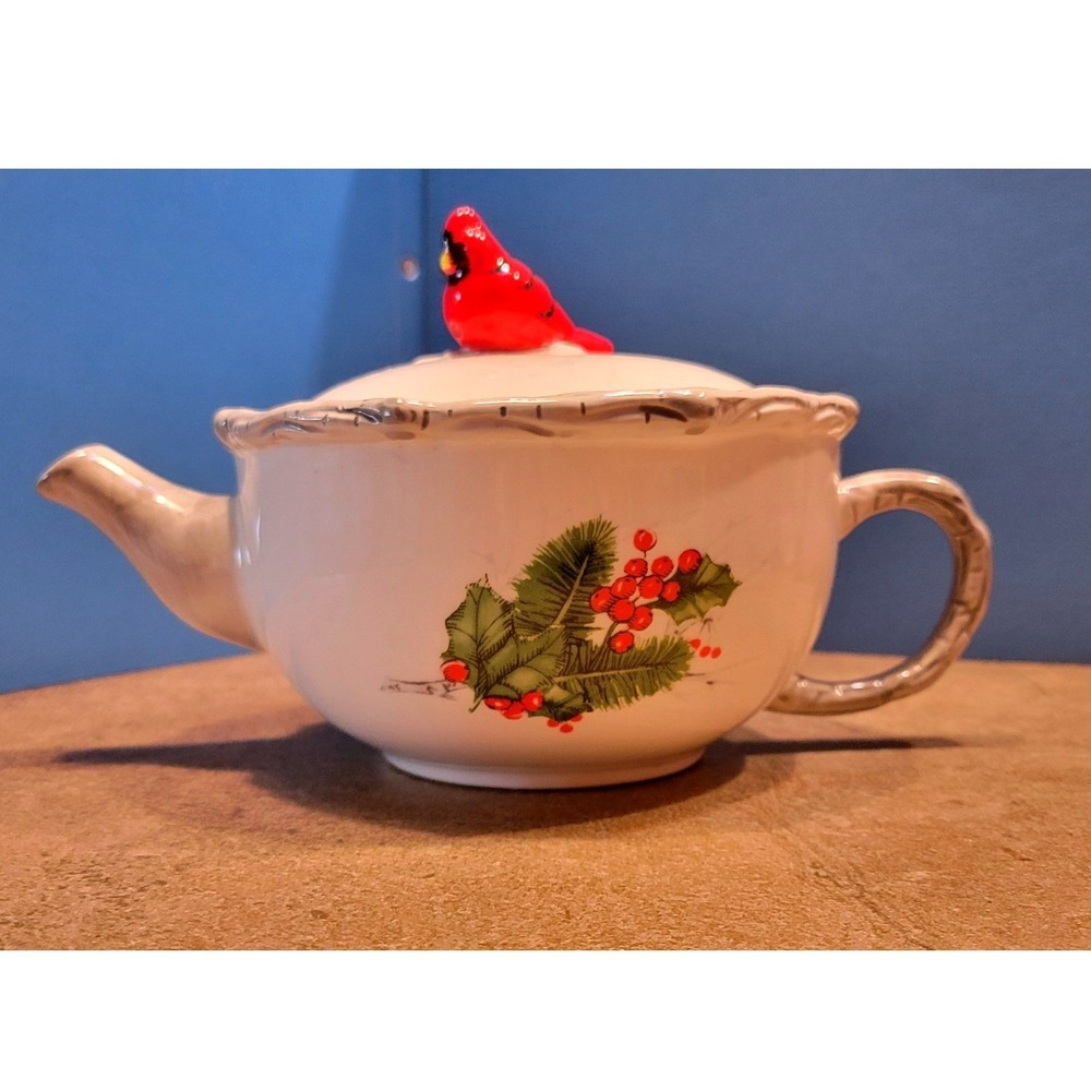 Global Design Connections Christmas Cardinal Ceramic Teapot‎ Holly Berry White
